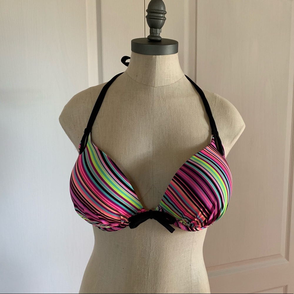 Almost New Victoria’s Secret bikini push up bra